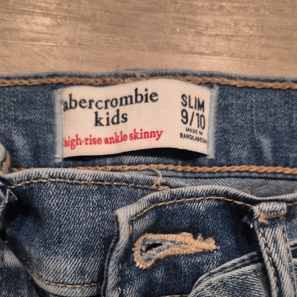 Abercrombie Kids Belted High Rise Ankle Skinny Jeans - Picture 2 of 8
